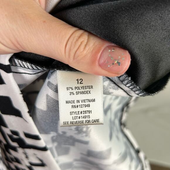 Soho Apparel Black White Sleeveless Dress Shift Size 12 Abstract Business Party - Picture 3 of 4